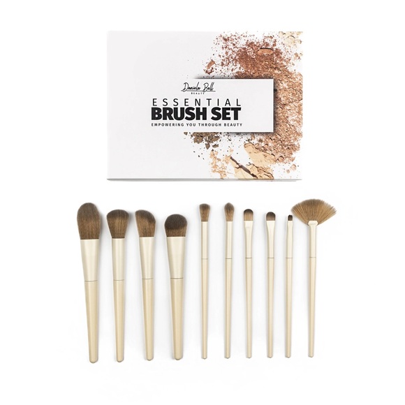 Brand New Daniela Bell Essential Brush Set of 10 - Cream